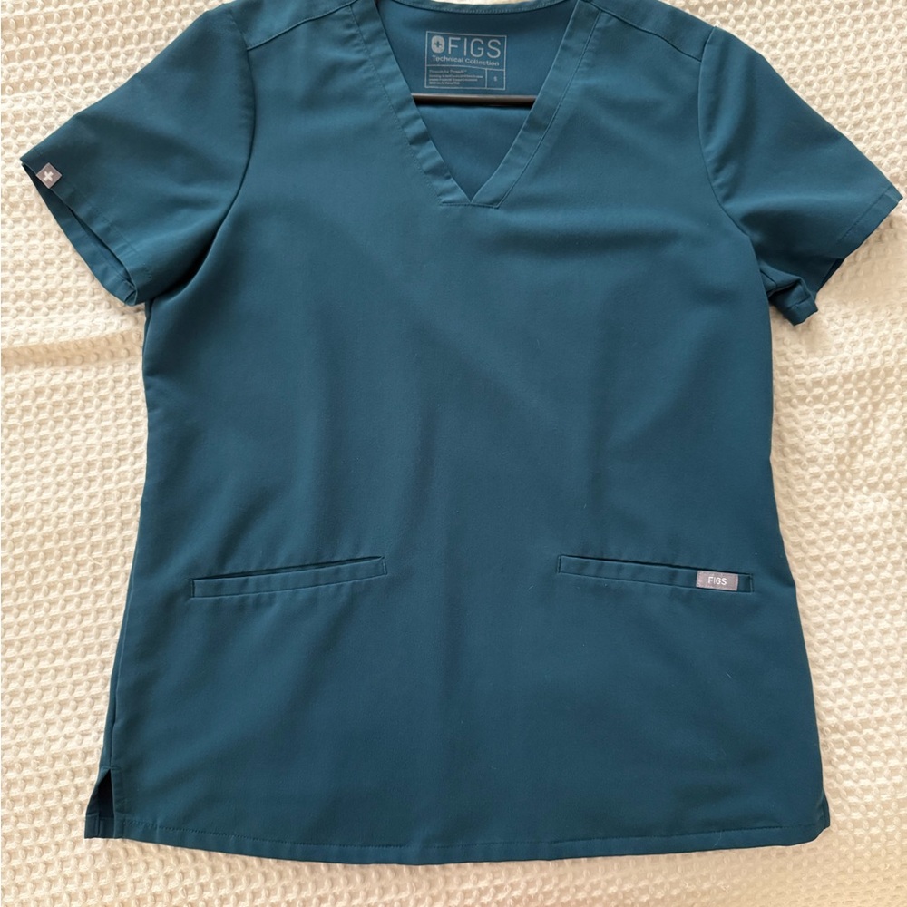 Figs Women's Caribbean Blue Short Sleeve Scrub top